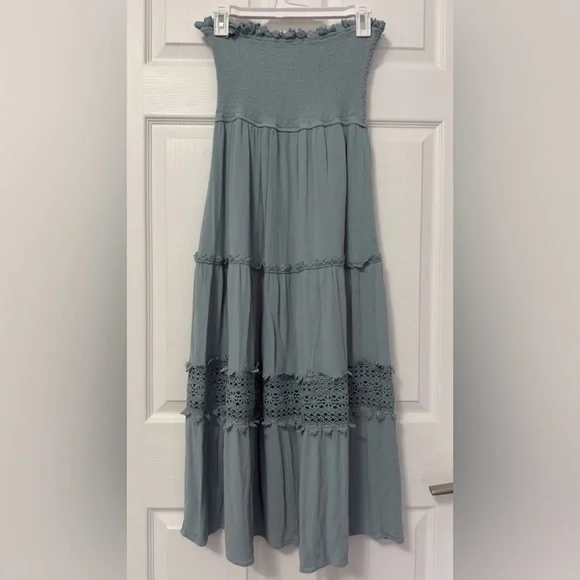 Elegant strapless Blue dress with Lace Details - Picture 5 of 5